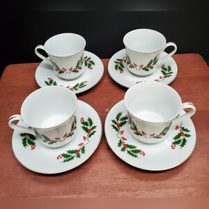 Christmas Holly Fine China  Kashima Japan Footed Tea Cups And Saucers